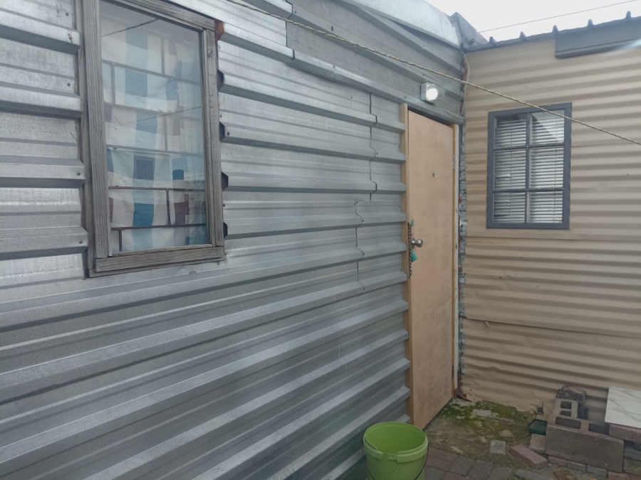 4 Bedroom Property for Sale in Manenberg Western Cape